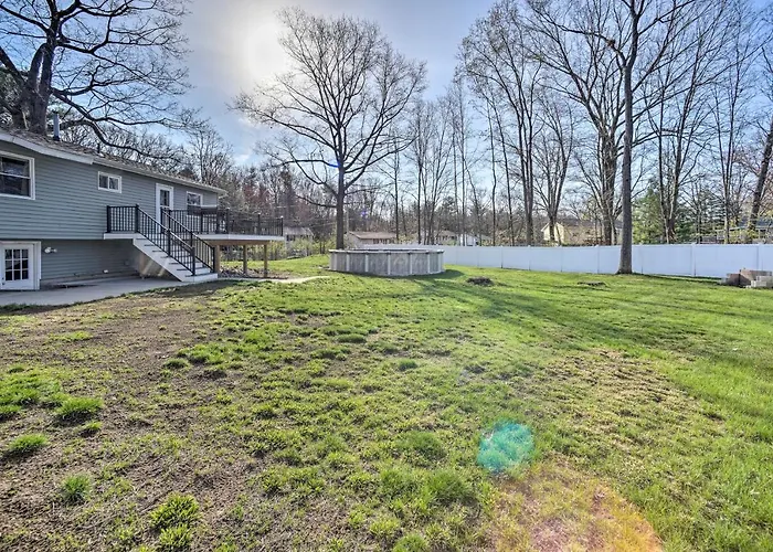 Cozy Saratoga Springs Home With Pool And Fire Pit!