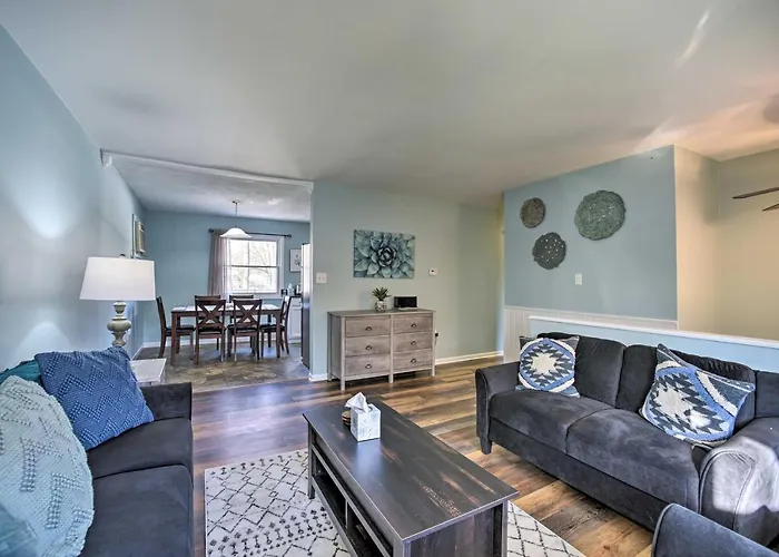 Cozy Saratoga Springs Home With Pool And Fire Pit!